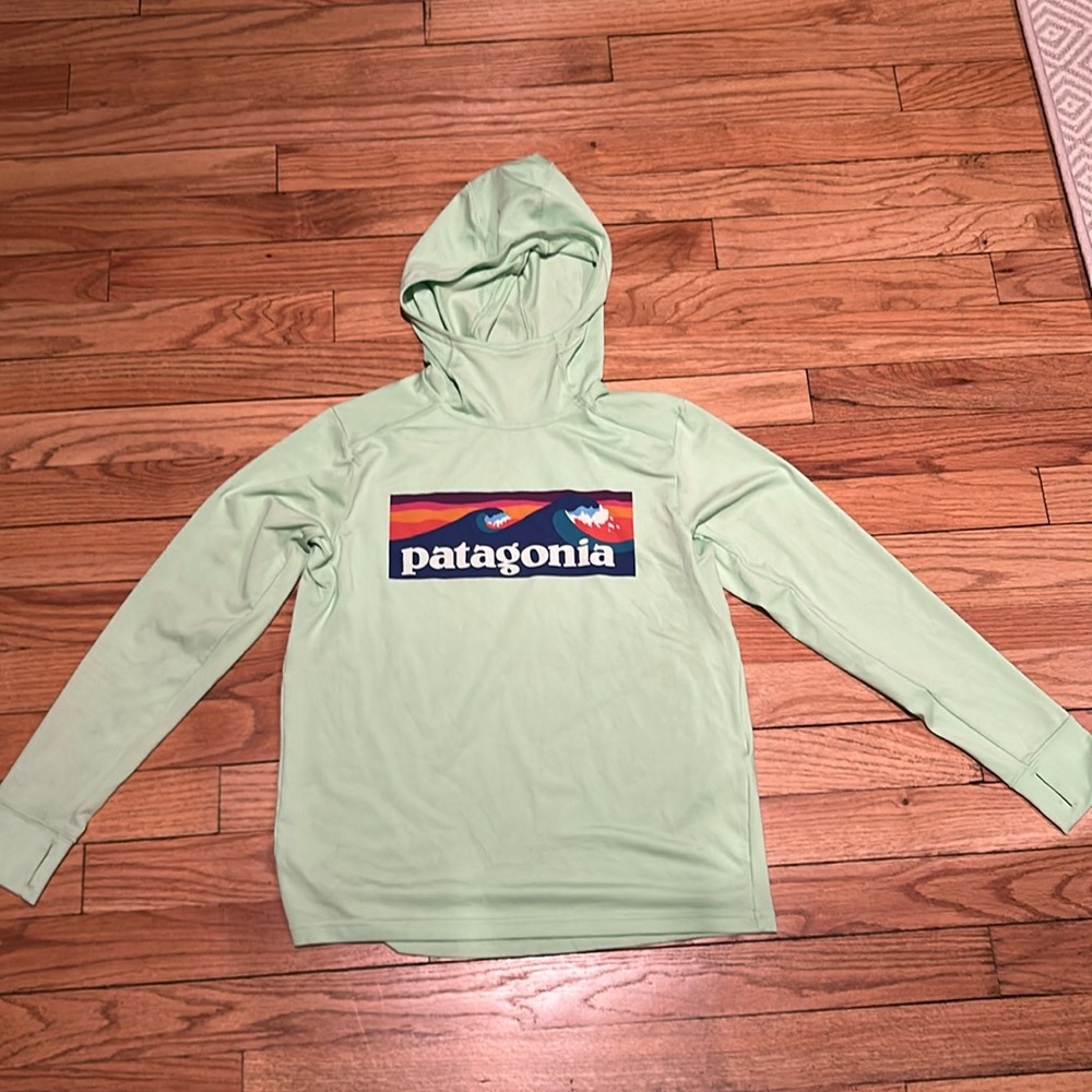 Green Patagonia hooded long sleeve size 10